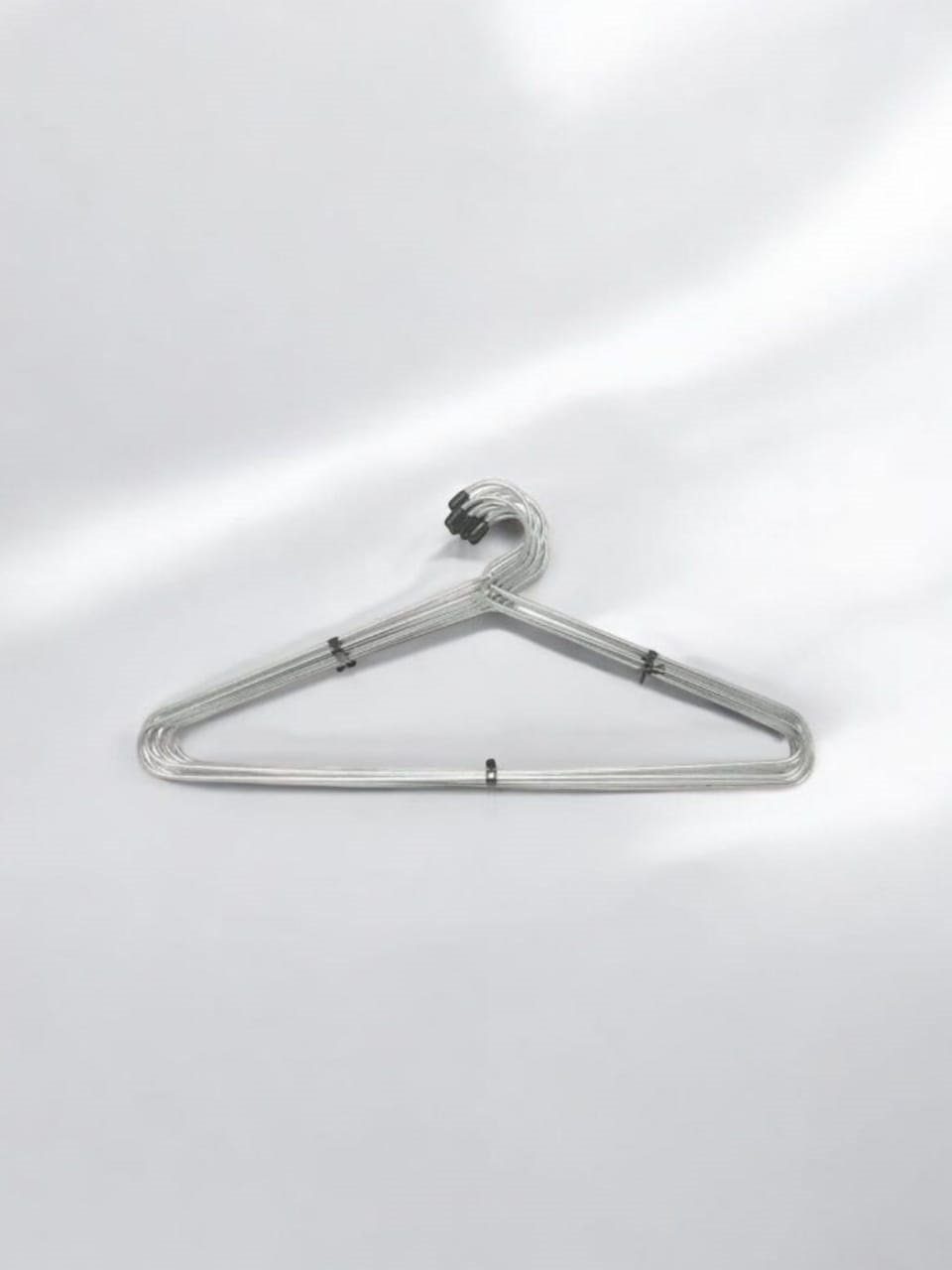 BLACK CAP HANGER
